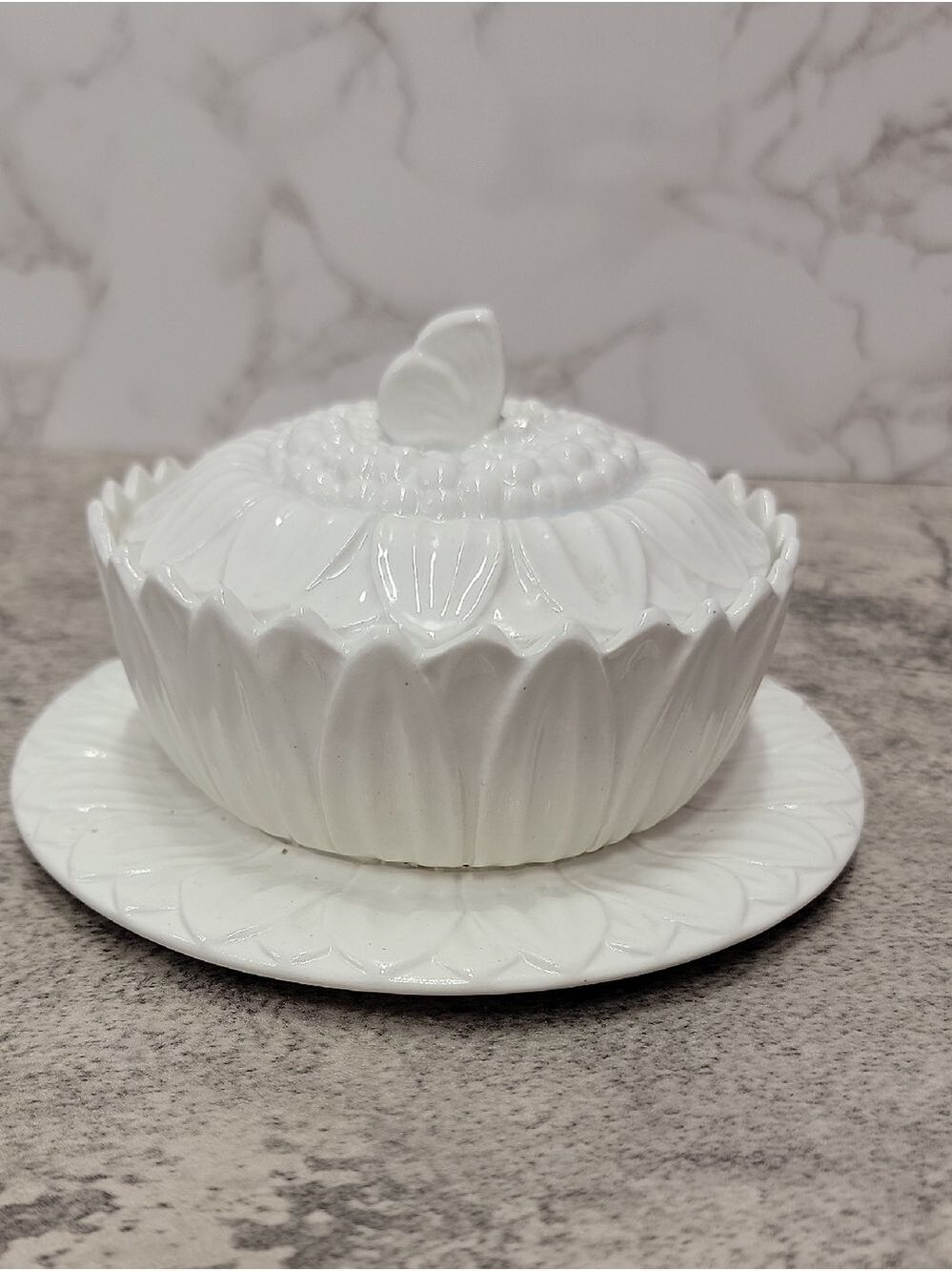 Vintage PV France Sunflower covered dish